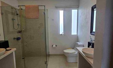 Amplia y cómoda villa en residencial vindeza