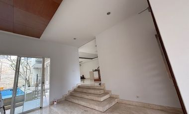 5 Bedroom Modern House in Pondok Indah, quiet area