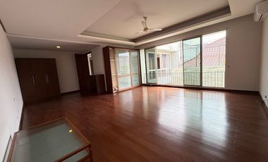 5 Bedroom Modern House in Pondok Indah, quiet area