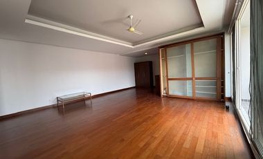 5 Bedroom Modern House in Pondok Indah, quiet area