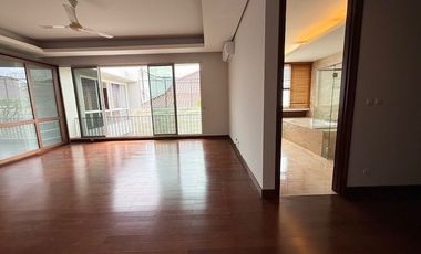5 Bedroom Modern House in Pondok Indah, quiet area