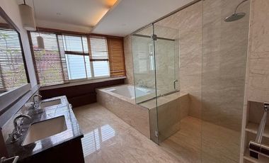 5 Bedroom Modern House in Pondok Indah, quiet area