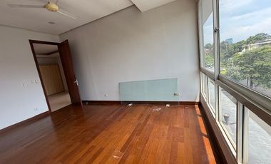 5 Bedroom Modern House in Pondok Indah, quiet area