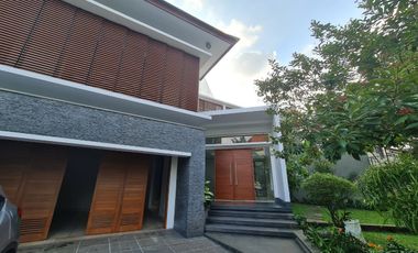 5 Bedroom Very Modern House in Pondok Indah