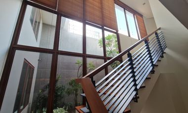 5 Bedroom Very Modern House in Pondok Indah