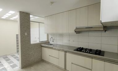 Departamento en Alquiler 111 m² 4to piso– Las Mercedes, Centro de Ica