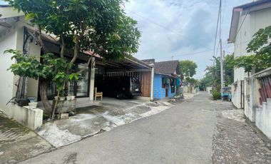 JUAL RUMAH SOROSUTAN DEKAT RS WIROSABAN BAYAR TANAHNYA SAJA
