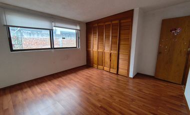RENTA LINDA CASA EN STA CRUZ DEL MONTE !!!