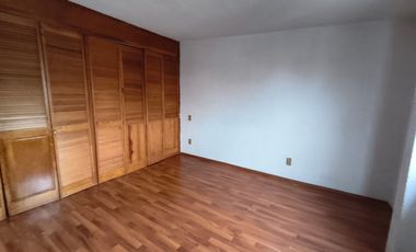 RENTA LINDA CASA EN STA CRUZ DEL MONTE !!!