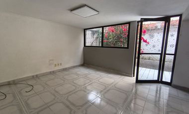 RENTA LINDA CASA EN STA CRUZ DEL MONTE !!!