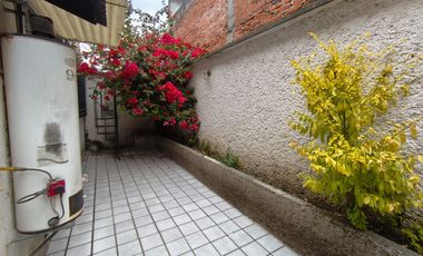 RENTA LINDA CASA EN STA CRUZ DEL MONTE !!!