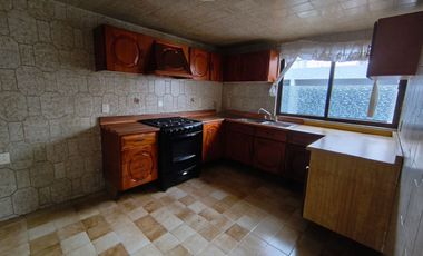 RENTA LINDA CASA EN STA CRUZ DEL MONTE !!!