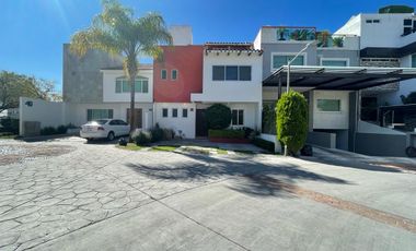 CASA EN RENTA AMUEBLADA EN MILENIO III DENTRO DE CONDOMINIO
