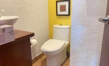 CASA EN RENTA AMUEBLADA EN MILENIO III DENTRO DE CONDOMINIO