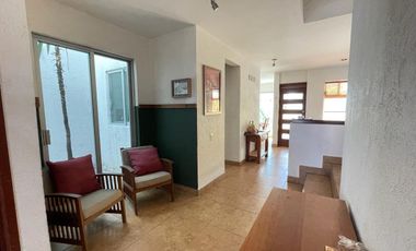 CASA EN RENTA AMUEBLADA EN MILENIO III DENTRO DE CONDOMINIO