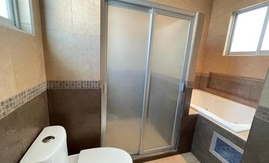 CASA EN RENTA AMUEBLADA EN MILENIO III DENTRO DE CONDOMINIO