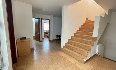 CASA EN RENTA AMUEBLADA EN MILENIO III DENTRO DE CONDOMINIO