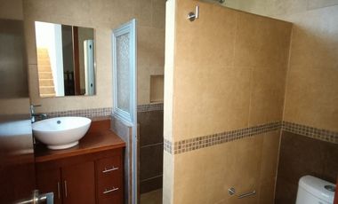 CASA EN RENTA AMUEBLADA EN MILENIO III DENTRO DE CONDOMINIO