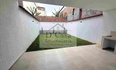 CASA DE VENTA EN CUENCA EN MEDIO EJIDO CON ÁREA VERDE