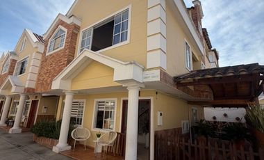 VENDO CASA EN CONJUNTO CAÑAVERAL DE LA RIVIERA EN FLORIDABLANCA