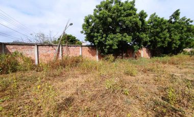 Venta de Terreno Comercial en Puerto Lopez