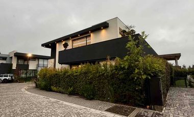 Casa de lujo en Venta Tumbaco 🏡