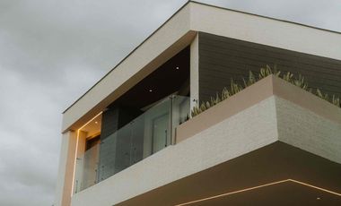 Casa de lujo en venta Puembo Arrayanes