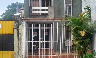 VENDO ĹOCAL COMERCIAL O APARTAMENTO