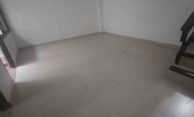 VENDO ĹOCAL COMERCIAL O APARTAMENTO