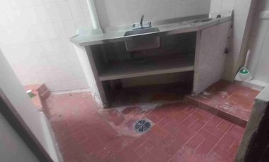 VENDO ĹOCAL COMERCIAL O APARTAMENTO