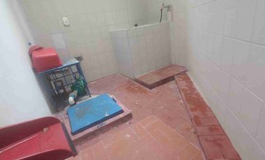 VENDO ĹOCAL COMERCIAL O APARTAMENTO