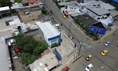 local comercial de venta via avenida universitaria