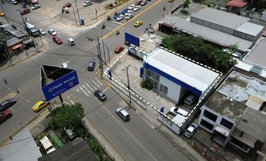 local comercial de venta via avenida universitaria