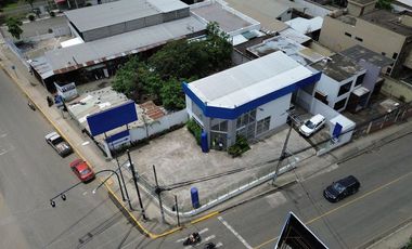 local comercial de venta via avenida universitaria