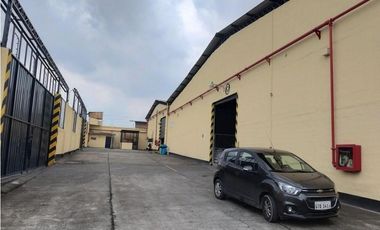 Este Terreno en Inmaconsa Via Daule 1000 m²