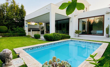 EN VENTA EX CASA PILOTO: DISEÑO DE VANGUARDIA CON TASA NOVABLE 2,47% | UF 13.500