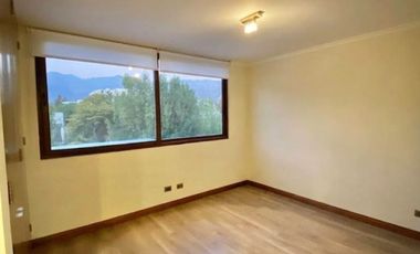 EN VENTA EX CASA PILOTO: DISEÑO DE VANGUARDIA CON TASA NOVABLE 2,47% | UF 13.500