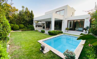 EN VENTA EX CASA PILOTO: DISEÑO DE VANGUARDIA CON TASA NOVABLE 2,47% | UF 13.500