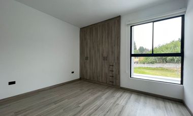 Casa en renta de 3 dormitorios por estrenar en Tumbaco