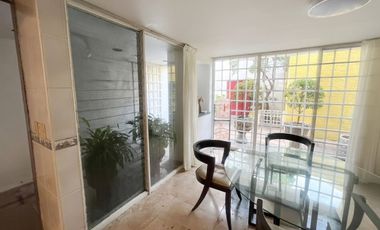 Casa en venta en Monraz AMPLIA. GUADALAJARA UNICA