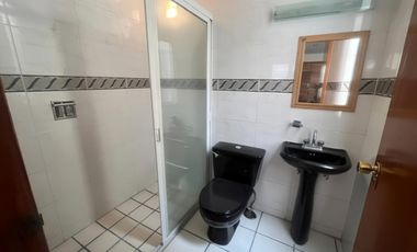 Casa en venta en Monraz AMPLIA. GUADALAJARA UNICA