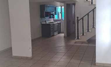 Bonita casa en renta, Sauces IV