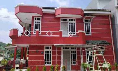 DIJUAL VILLA / RUMAH FULL FURNISH DI GREEN APPLE CIPANAS PUNCAK DEKAT ISTANA CIPANAS CIANJUR JAWA BARAT