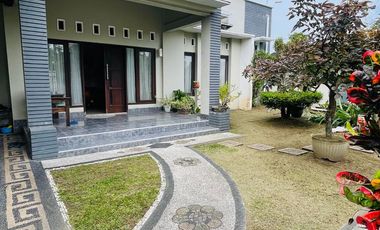 Rumah dengan kolam renang pribadi dekat RSUD Gerung