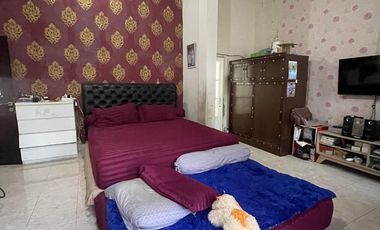 Rumah dengan kolam renang pribadi dekat RSUD Gerung