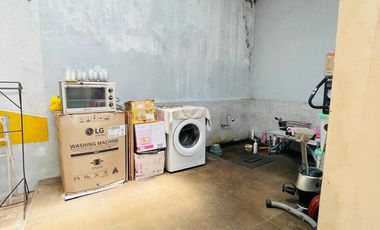 Rumah dengan kolam renang pribadi dekat RSUD Gerung