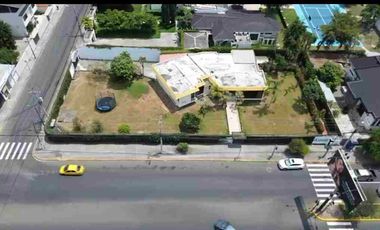Terreno en venta en Lotización Empleados de La Utm, Cantón de Portoviejo