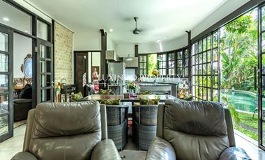 DIJUAL VILLA DENGAN 5 KAMAR TIDUR DI TANGKUBAN PERAHU, KEROBOKAN