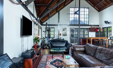 DIJUAL VILLA DENGAN 5 KAMAR TIDUR DI TANGKUBAN PERAHU, KEROBOKAN