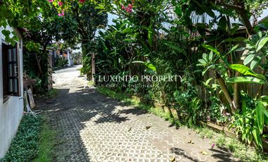 DIJUAL VILLA DENGAN 5 KAMAR TIDUR DI TANGKUBAN PERAHU, KEROBOKAN